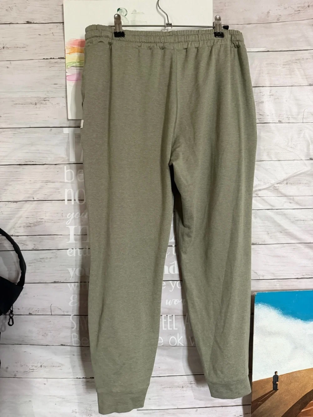 Vuori performance Joggers - Light Olive m - Picture 8 of 8